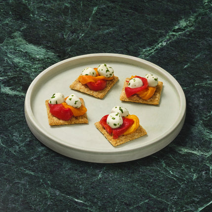 (3 Pack) Triscuit Fire Roasted Tomato & Olive Oil Whole Grain Wheat Crackers, Snack Crackers, 8.5 Oz