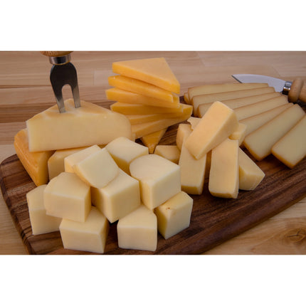 Red Apple Cheese Apple Smoked Natural Gouda, 8 Oz Round
