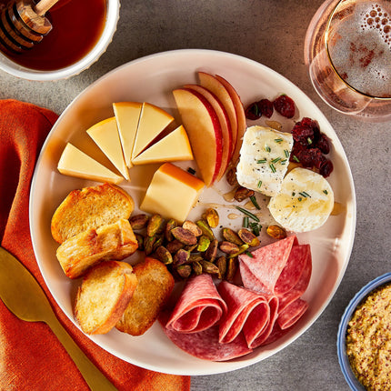 Great Value Hard Salami Lunchmeat, 7 Oz, Re-Sealable Plastic Container, 5 G of Protein per 1 Oz Serving
