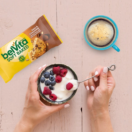Belvita Soft Baked Breakfast Bars, Oats & Chocolate, 5 Packs (1 Biscuit per Pack)