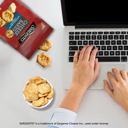 Sargento® Cheese Bakes Aged White Cheddar & Rosemary Crackers, Cheese Crackers, Lunch Snacks, 4.5 Oz