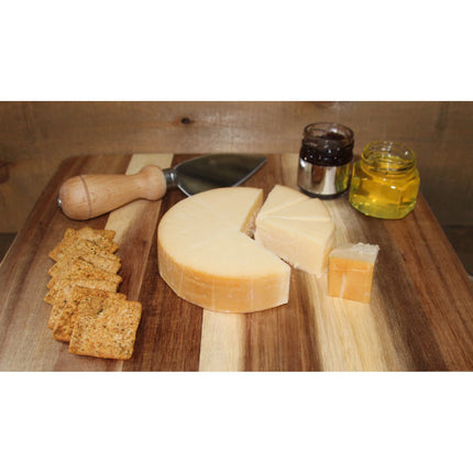 Red Apple Cheese Apple Smoked Natural Gouda, 8 Oz Round